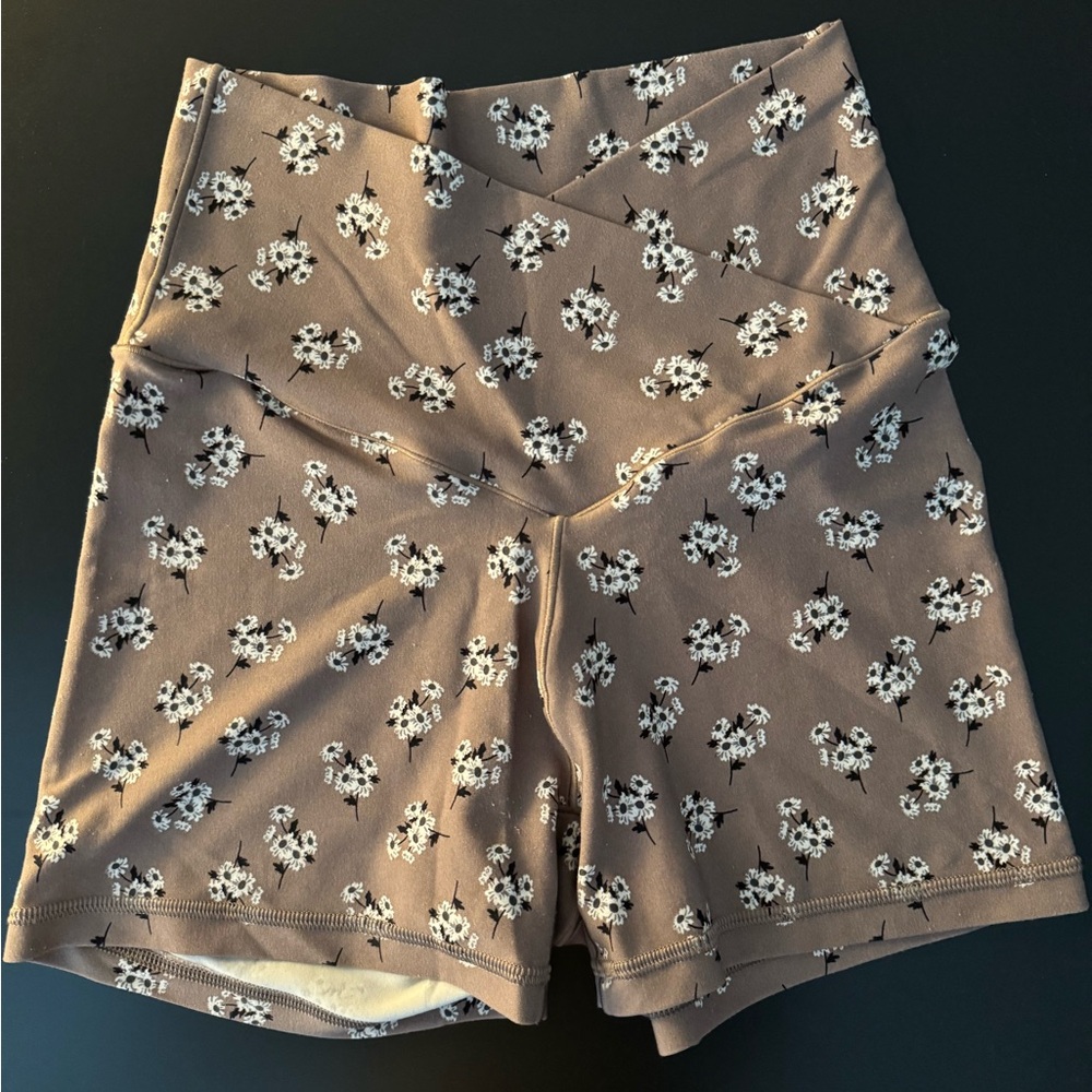 Offline crossover hi-rise shorts